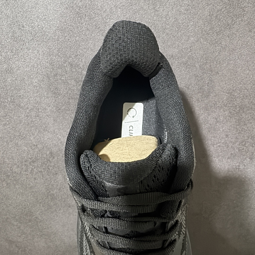 HOKA M CLIFTON 10 轻量低帮户外越野跑鞋 户外山脉越野轻量运动跑鞋 鞋面用轻的无缝架构 鞋带用了弹性不易