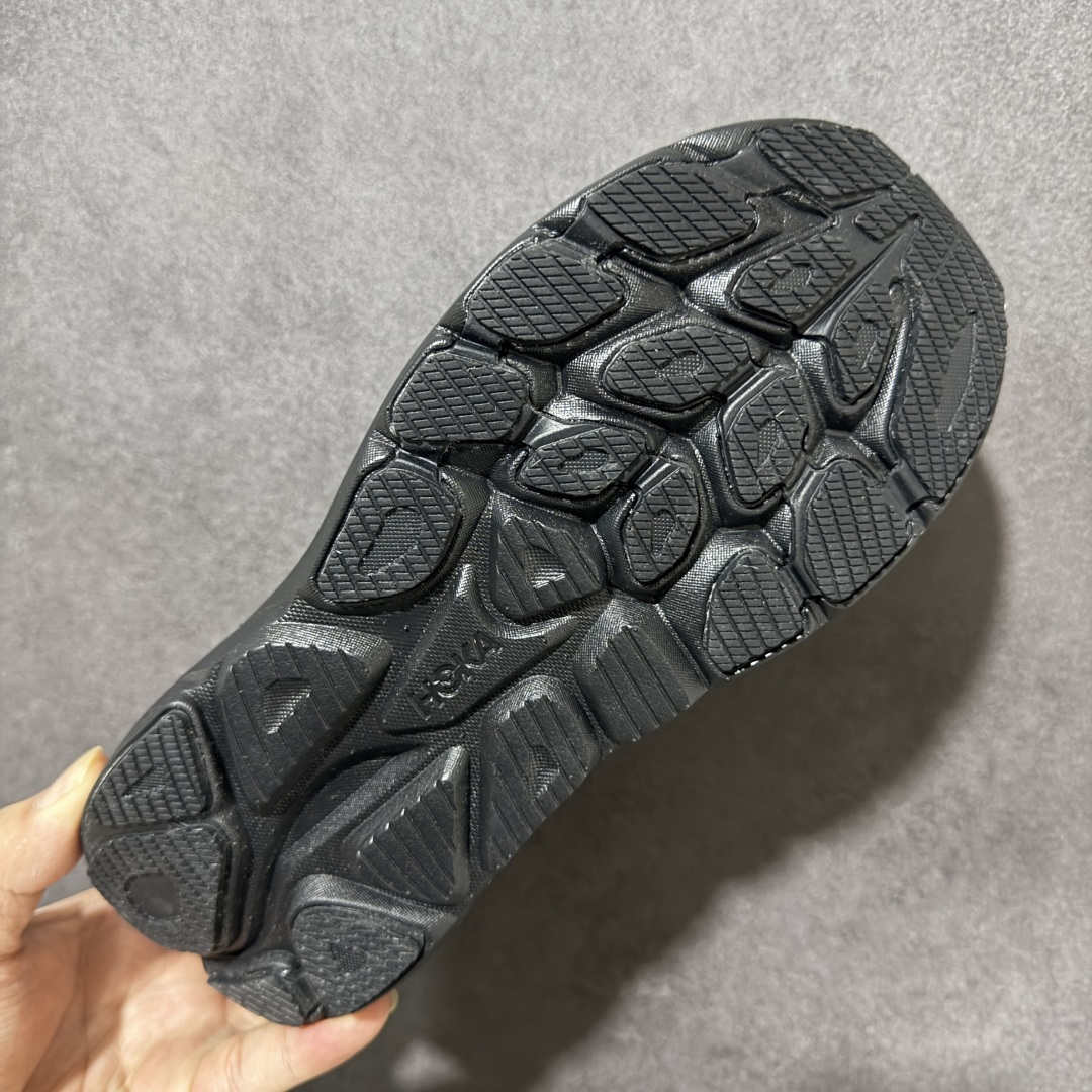 HOKA M CLIFTON 10 轻量低帮户外越野跑鞋 户外山脉越野轻量运动跑鞋 鞋面用轻的无缝架构 鞋带用了弹性不易