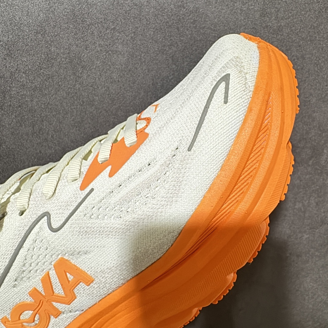 HOKA M CLIFTON 10 轻量低帮户外越野跑鞋 户外山脉越野轻量运动跑鞋 鞋面用轻的无缝架构 鞋带用了弹性不易
