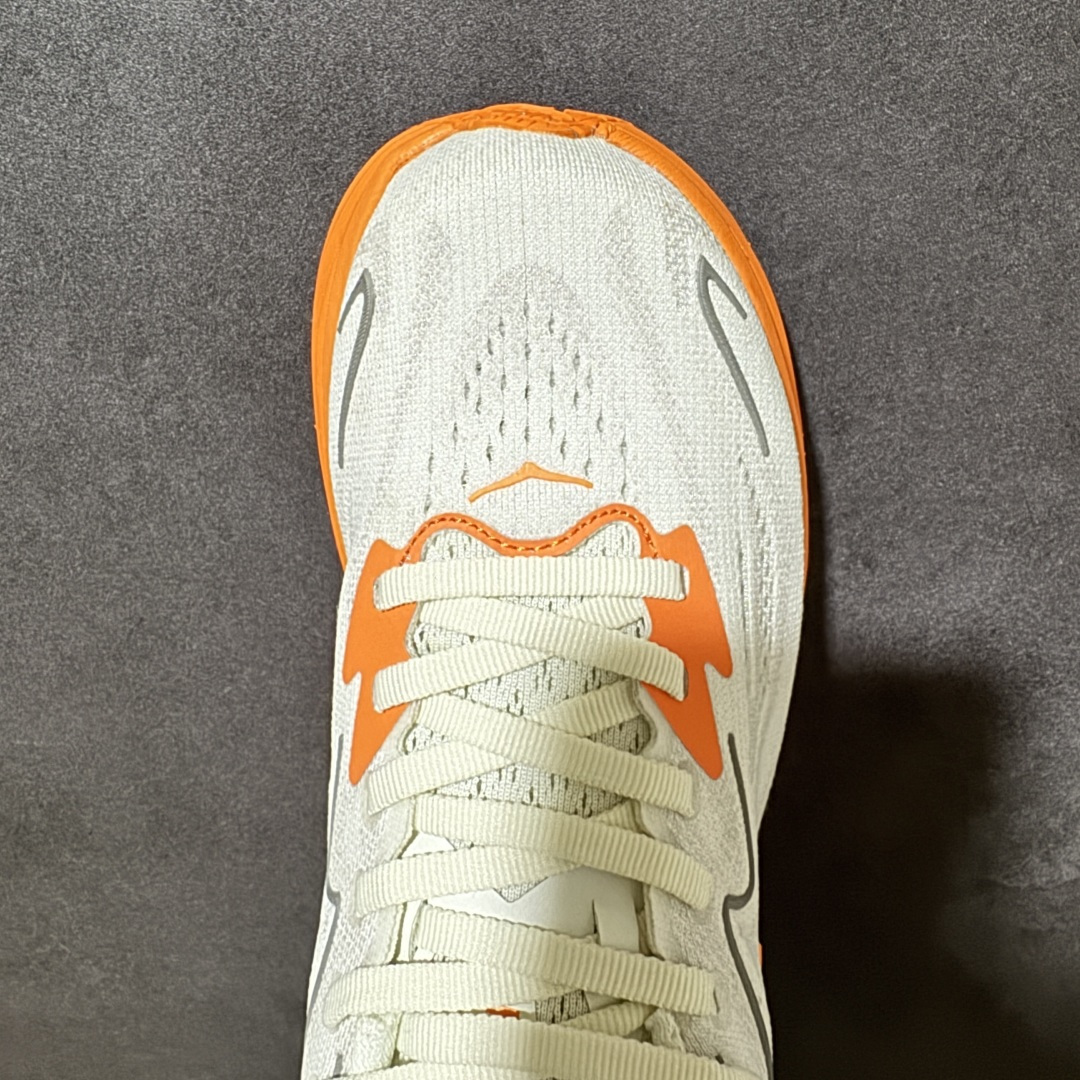 HOKA M CLIFTON 10 轻量低帮户外越野跑鞋 户外山脉越野轻量运动跑鞋 鞋面用轻的无缝架构 鞋带用了弹性不易