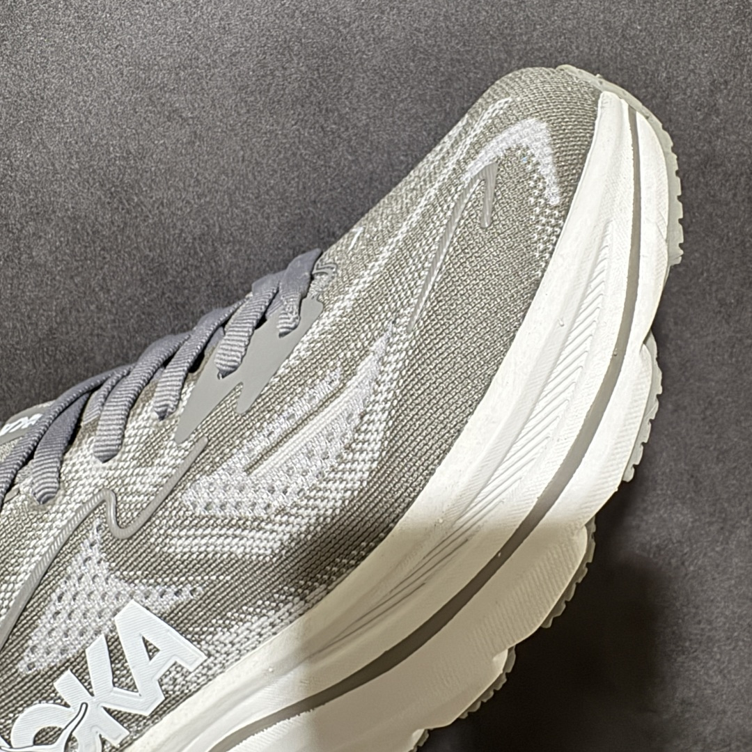 HOKA M CLIFTON 10 轻量低帮户外越野跑鞋 户外山脉越野轻量运动跑鞋 鞋面用轻的无缝架构 鞋带用了弹性不易