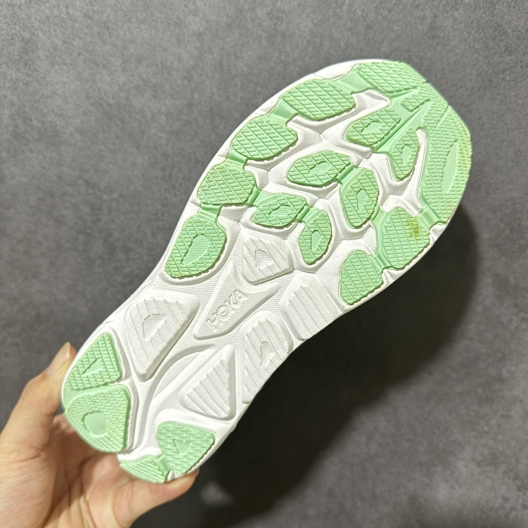 HOKA M CLIFTON 10 轻量低帮户外越野跑鞋 户外山脉越野轻量运动跑鞋 鞋面用轻的无缝架构 鞋带用了弹性不易