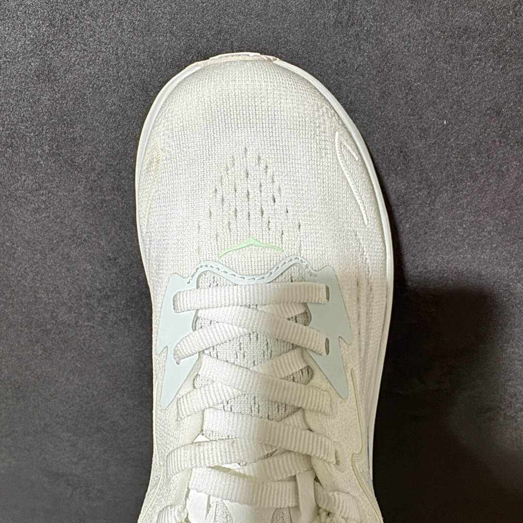 HOKA M CLIFTON 10 轻量低帮户外越野跑鞋 户外山脉越野轻量运动跑鞋 鞋面用轻的无缝架构 鞋带用了弹性不易