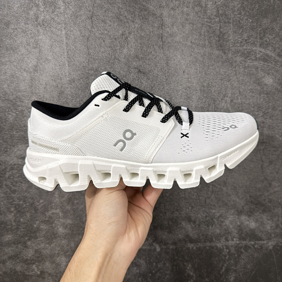 On Cloud X 5昂跑 舒适柔软 休闲 跑步鞋 On昂跑Cloud X5适合日常休闲穿着,云状结构提供柔软的缓震脚 On Cloud X 5昂跑 舒适柔软 休闲 跑步鞋 On昂跑Cloud X5适合日常休闲穿着,云状结构提供柔软的缓震脚