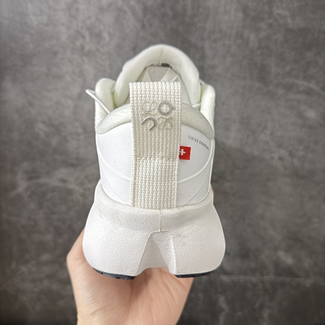 LOEWE罗意威 x ON昂跑 联名款 Cloudsolo系列 •原鞋一致橡胶底 原版高弹MD 加爆米花料 •正确后跟小