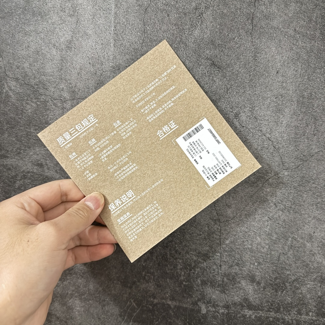LOEWE罗意威 x ON昂跑 联名款 Cloudsolo系列 •原鞋一致橡胶底 原版高弹MD 加爆米花料 •正确后跟小