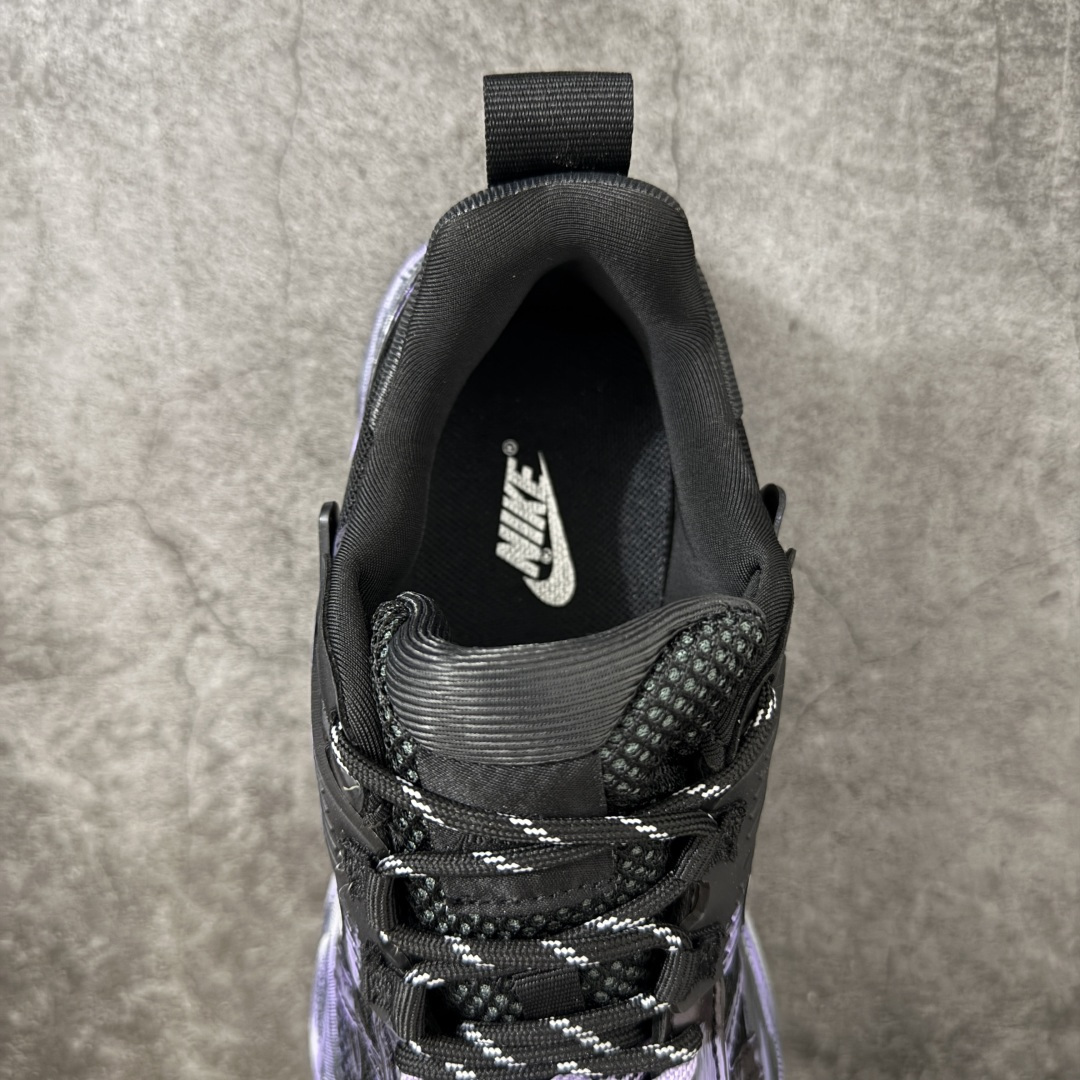 Nike V2K Run 减震防滑复古低帮跑步鞋 #鞋款被命名为 Runtekk 设计上借鉴了 2000 年的跑鞋风格 