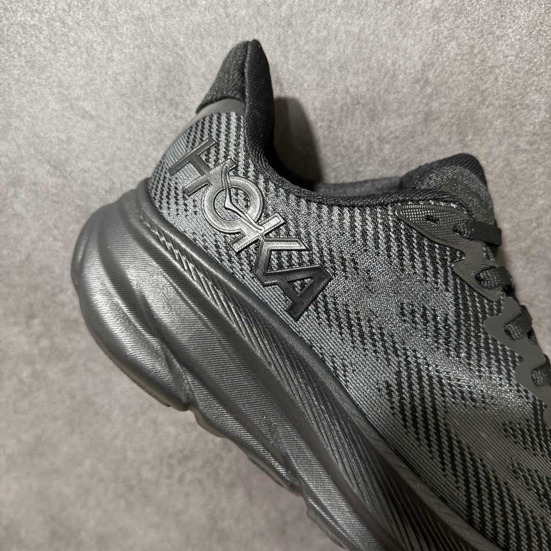 HOKA W CLIFTON PRO 轻量低帮户外越野跑鞋 户外山脉越野轻量运动跑鞋 鞋面用轻的无缝架构 鞋带用了弹性不