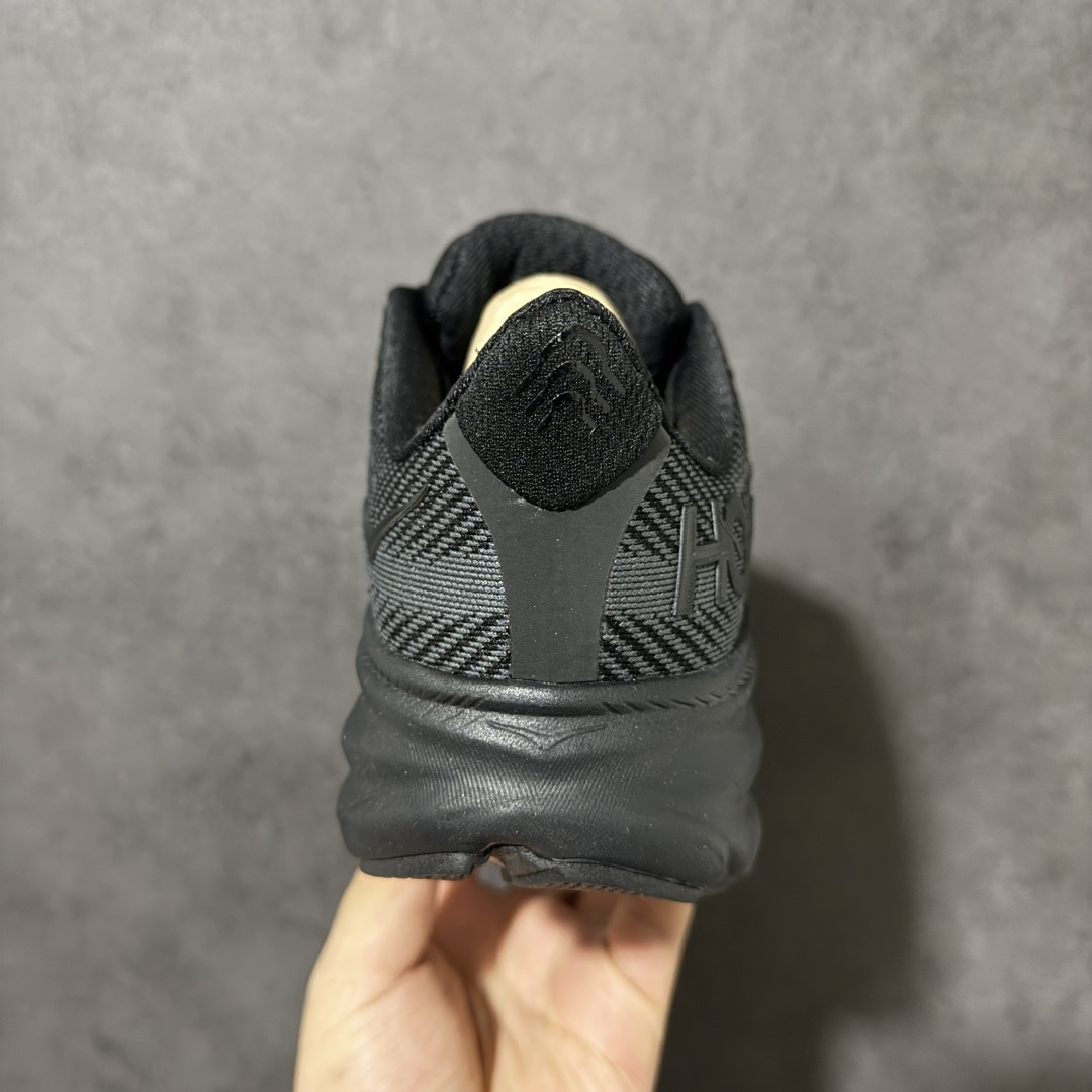 HOKA W CLIFTON PRO 轻量低帮户外越野跑鞋 户外山脉越野轻量运动跑鞋 鞋面用轻的无缝架构 鞋带用了弹性不