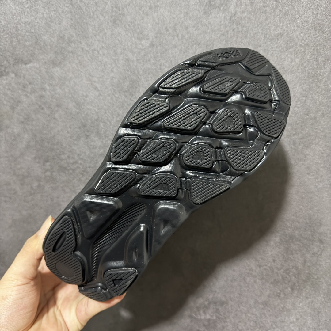 HOKA W CLIFTON PRO 轻量低帮户外越野跑鞋 户外山脉越野轻量运动跑鞋 鞋面用轻的无缝架构 鞋带用了弹性不