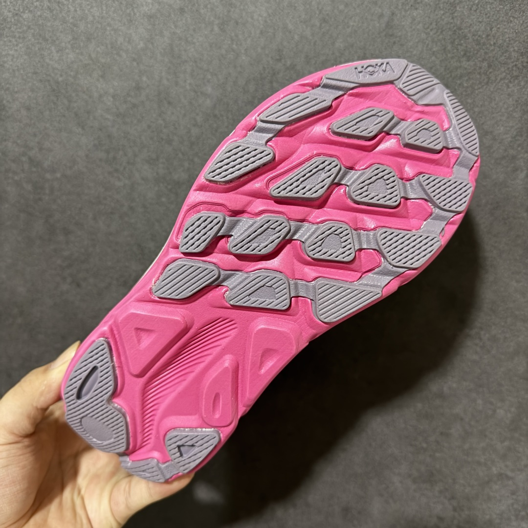 HOKA W CLIFTON PRO 轻量低帮户外越野跑鞋 户外山脉越野轻量运动跑鞋 鞋面用轻的无缝架构 鞋带用了弹性不
