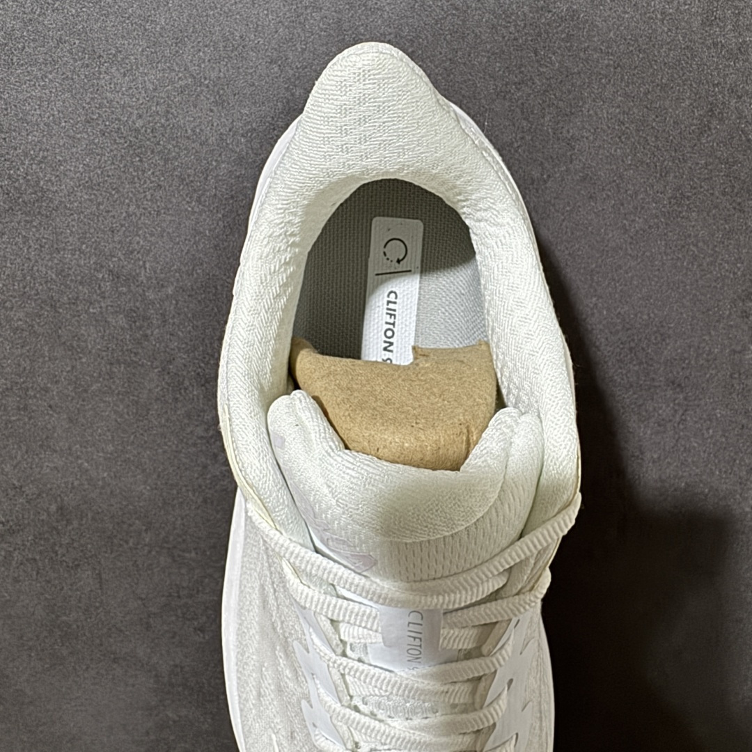 HOKA W CLIFTON PRO 轻量低帮户外越野跑鞋 户外山脉越野轻量运动跑鞋 鞋面用轻的无缝架构 鞋带用了弹性不