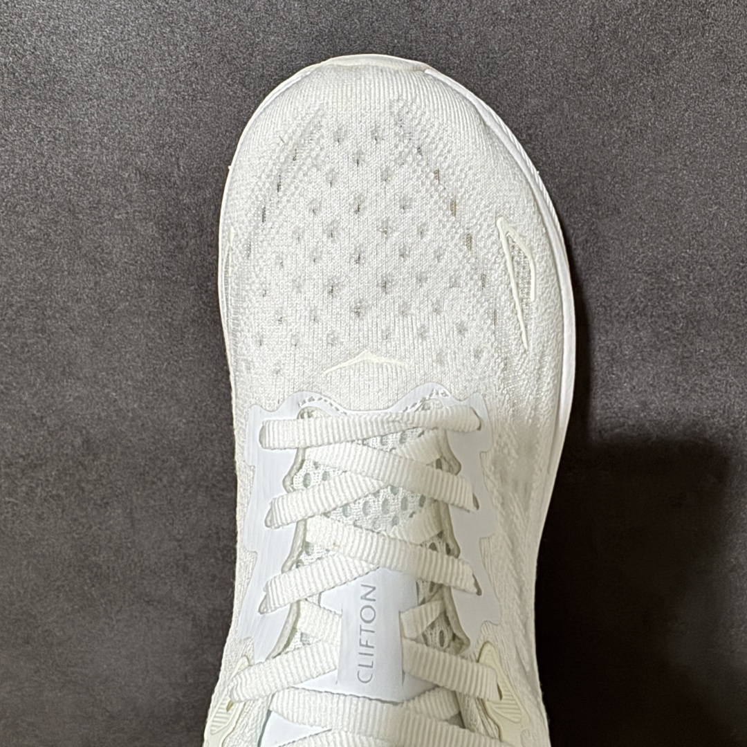 HOKA W CLIFTON PRO 轻量低帮户外越野跑鞋 户外山脉越野轻量运动跑鞋 鞋面用轻的无缝架构 鞋带用了弹性不