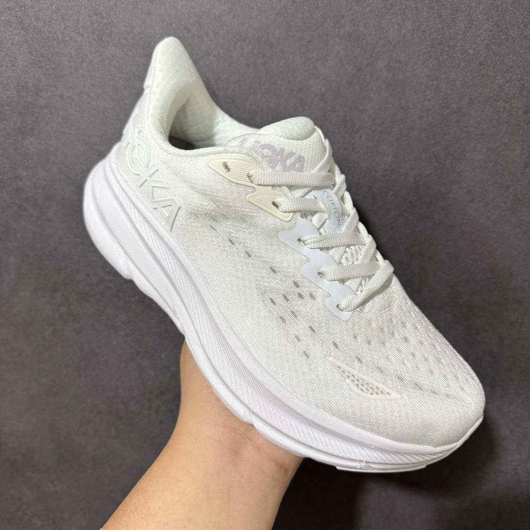 HOKA W CLIFTON PRO 轻量低帮户外越野跑鞋 户外山脉越野轻量运动跑鞋 鞋面用轻的无缝架构 鞋带用了弹性不