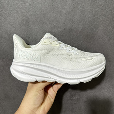 HOKA W CLIFTON PRO 轻量低帮户外越野跑鞋 户外山脉越野轻量运动跑鞋 鞋面用轻的无缝架构 鞋带用了弹性不 HOKA W CLIFTON PRO 轻量低帮户外越野跑鞋 户外山脉越野轻量运动跑鞋 鞋面用轻的无缝架构 鞋带用了弹性不