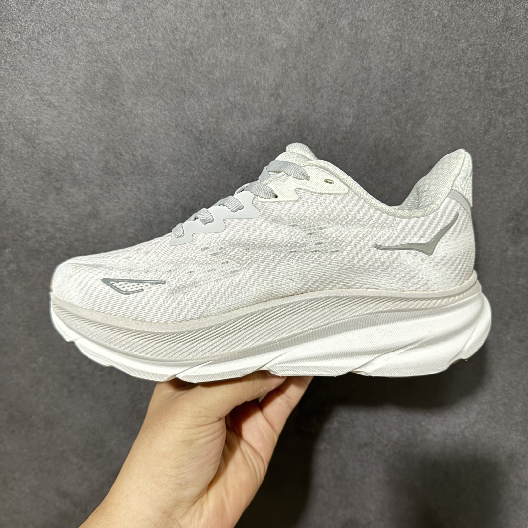 HOKA W CLIFTON PRO 轻量低帮户外越野跑鞋 户外山脉越野轻量运动跑鞋 鞋面用轻的无缝架构 鞋带用了弹性不