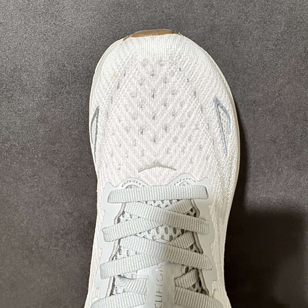 HOKA W CLIFTON PRO 轻量低帮户外越野跑鞋 户外山脉越野轻量运动跑鞋 鞋面用轻的无缝架构 鞋带用了弹性不