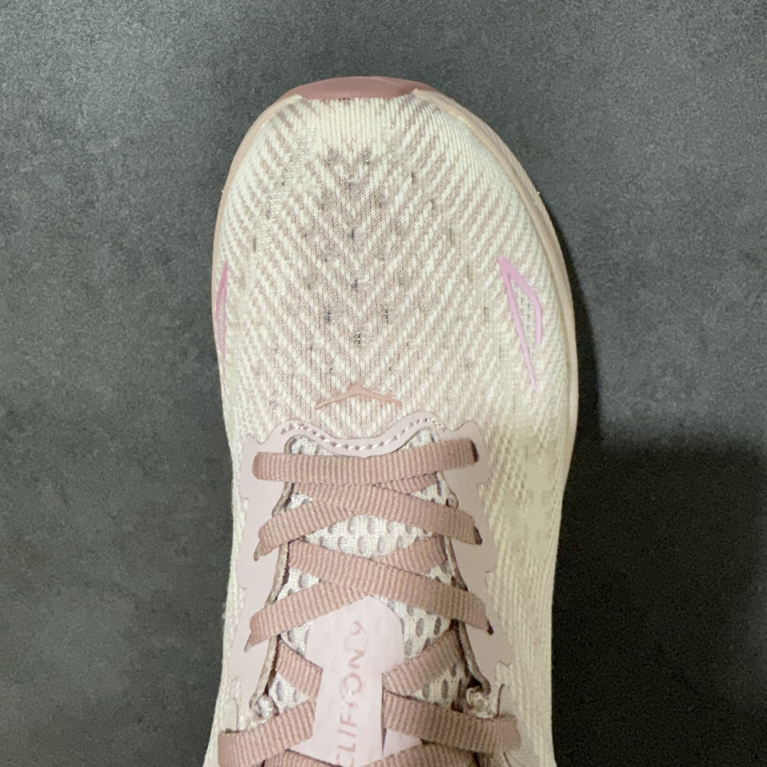 HOKA W CLIFTON PRO 轻量低帮户外越野跑鞋 户外山脉越野轻量运动跑鞋 鞋面用轻的无缝架构 鞋带用了弹性不