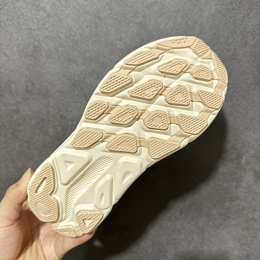 HOKA W CLIFTON PRO 轻量低帮户外越野跑鞋 户外山脉越野轻量运动跑鞋 鞋面用轻的无缝架构 鞋带用了弹性不