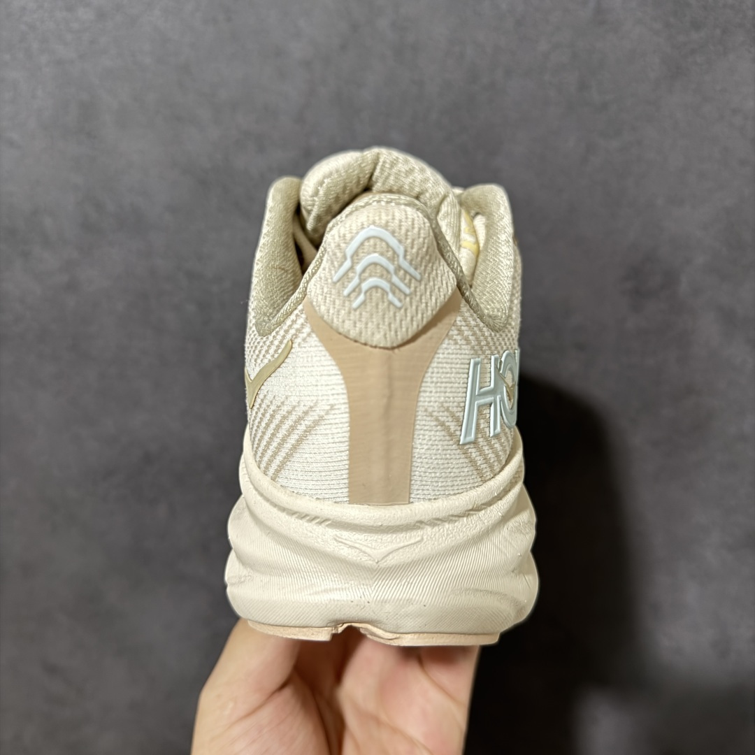 HOKA W CLIFTON PRO 轻量低帮户外越野跑鞋 户外山脉越野轻量运动跑鞋 鞋面用轻的无缝架构 鞋带用了弹性不