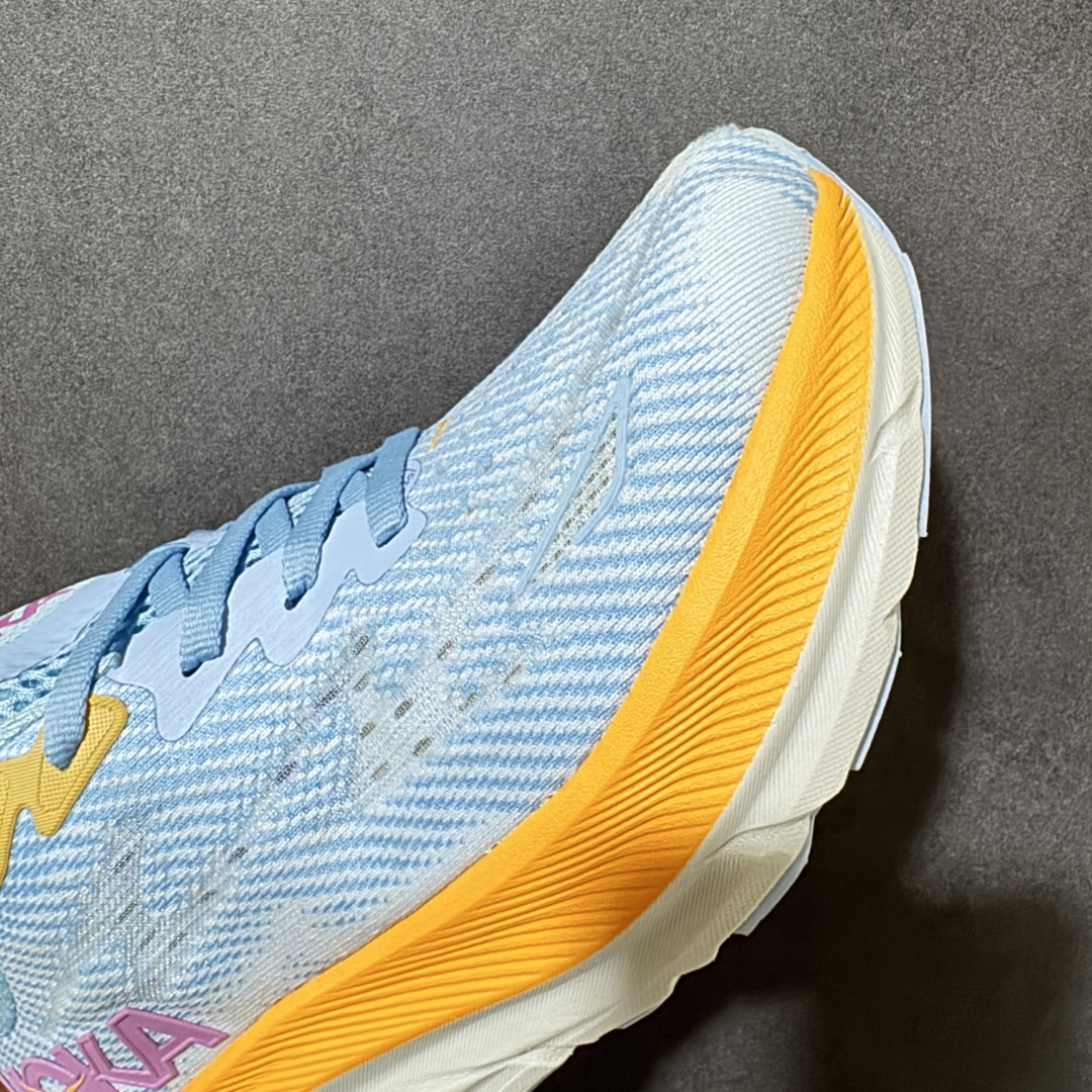 HOKA W CLIFTON PRO 轻量低帮户外越野跑鞋 户外山脉越野轻量运动跑鞋 鞋面用轻的无缝架构 鞋带用了弹性不