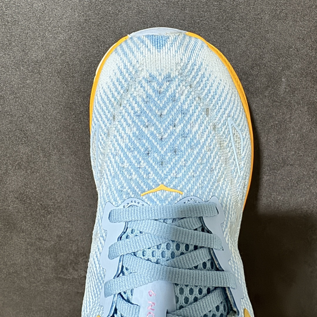 HOKA W CLIFTON PRO 轻量低帮户外越野跑鞋 户外山脉越野轻量运动跑鞋 鞋面用轻的无缝架构 鞋带用了弹性不
