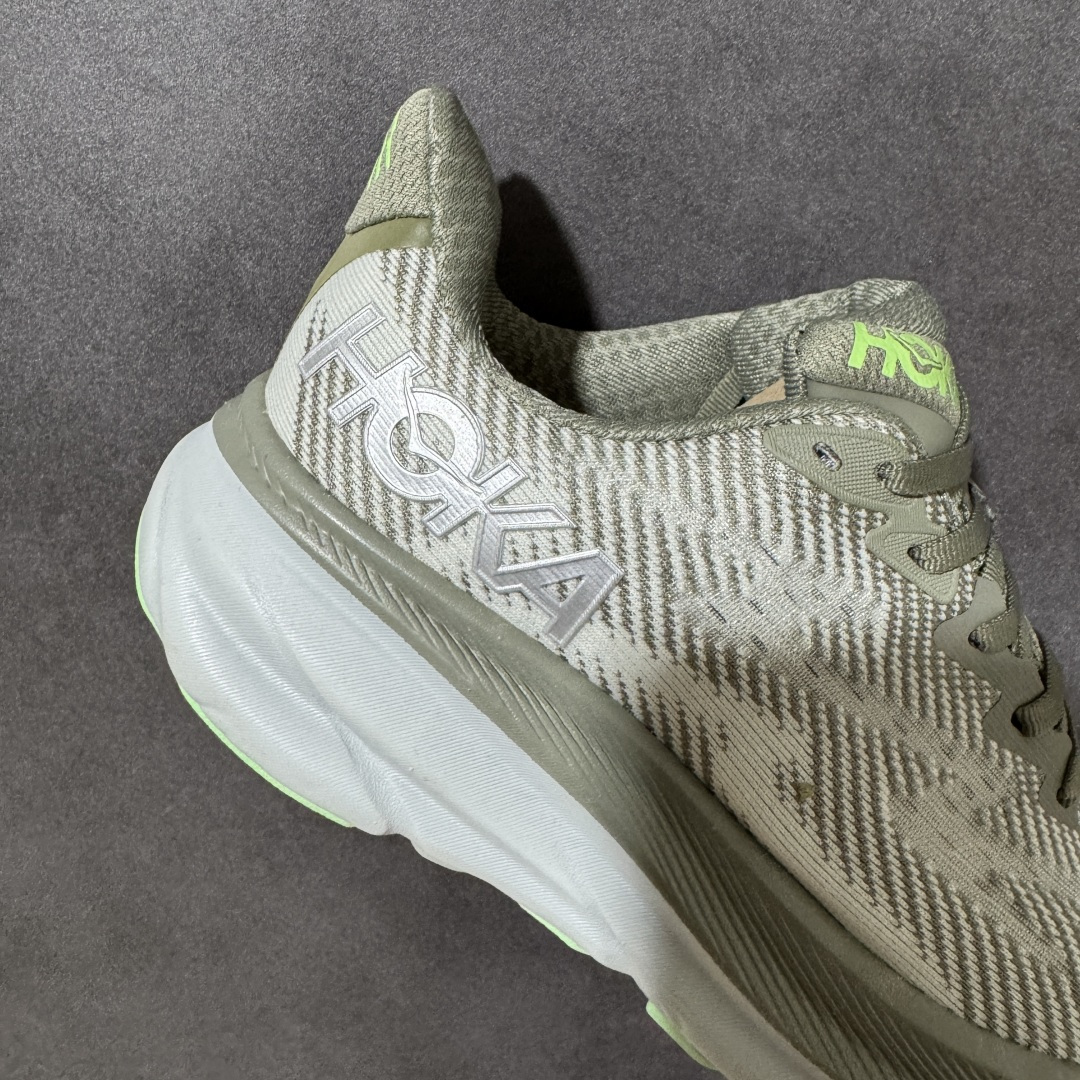 HOKA W CLIFTON PRO 轻量低帮户外越野跑鞋 户外山脉越野轻量运动跑鞋 鞋面用轻的无缝架构 鞋带用了弹性不