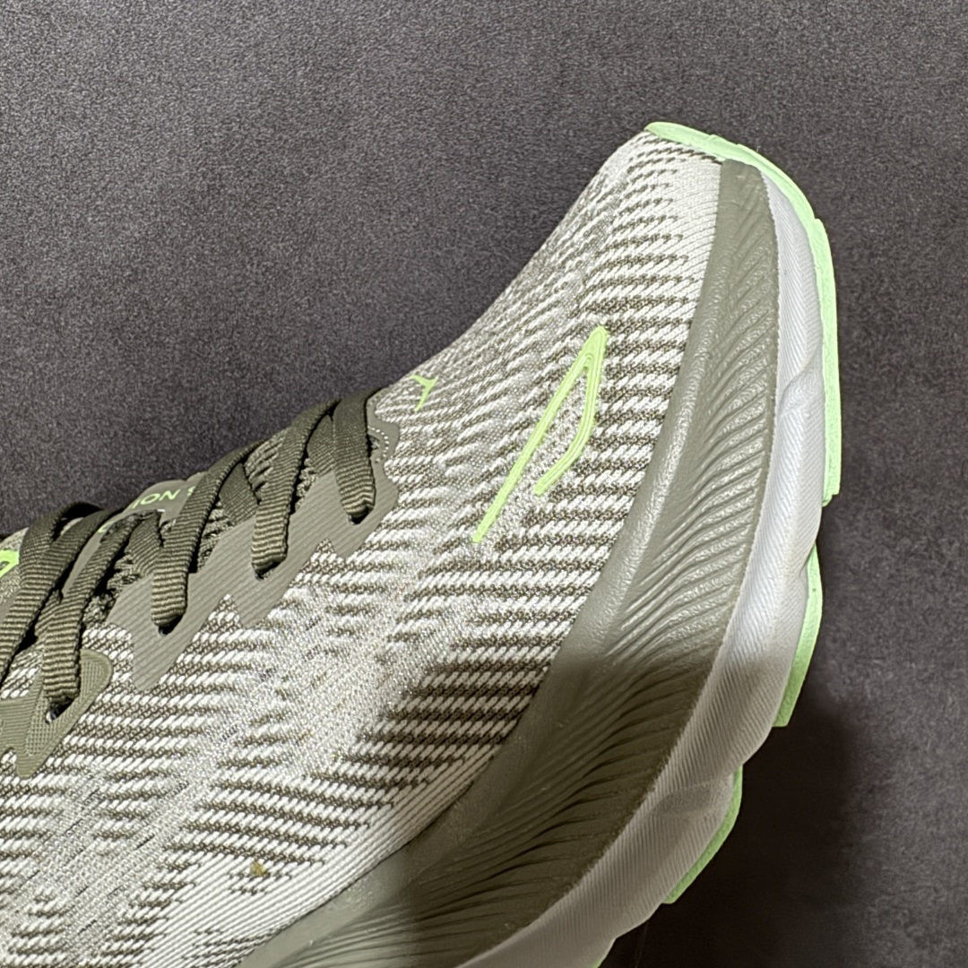 HOKA W CLIFTON PRO 轻量低帮户外越野跑鞋 户外山脉越野轻量运动跑鞋 鞋面用轻的无缝架构 鞋带用了弹性不