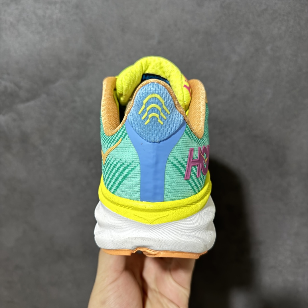 HOKA W CLIFTON PRO 轻量低帮户外越野跑鞋 户外山脉越野轻量运动跑鞋 鞋面用轻的无缝架构 鞋带用了弹性不