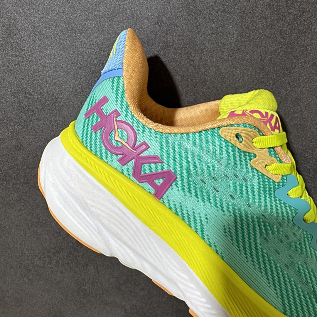 HOKA W CLIFTON PRO 轻量低帮户外越野跑鞋 户外山脉越野轻量运动跑鞋 鞋面用轻的无缝架构 鞋带用了弹性不