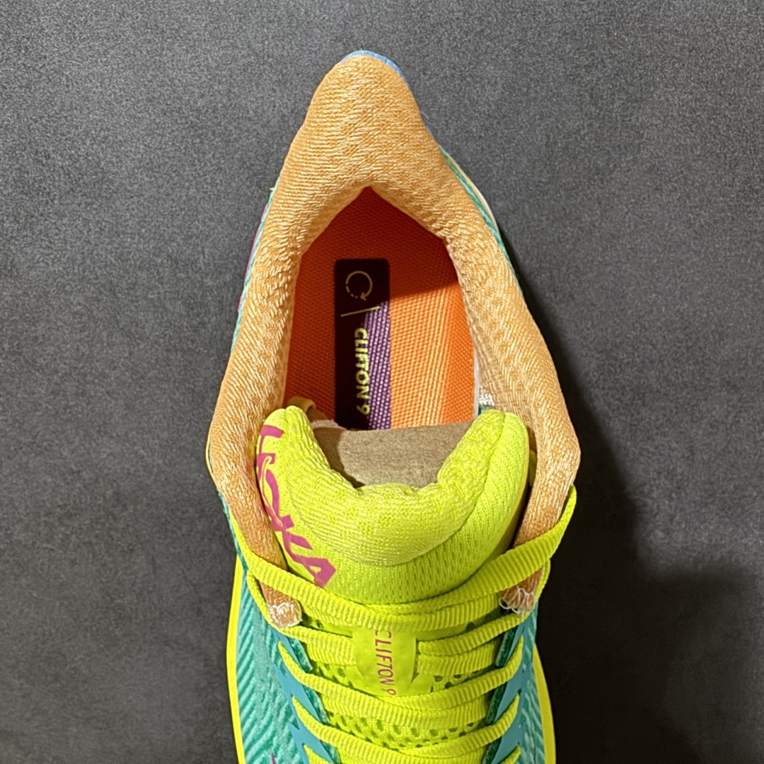 HOKA W CLIFTON PRO 轻量低帮户外越野跑鞋 户外山脉越野轻量运动跑鞋 鞋面用轻的无缝架构 鞋带用了弹性不