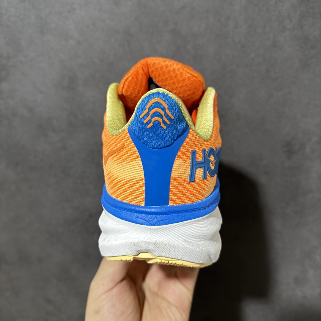 HOKA W CLIFTON PRO 轻量低帮户外越野跑鞋 户外山脉越野轻量运动跑鞋 鞋面用轻的无缝架构 鞋带用了弹性不