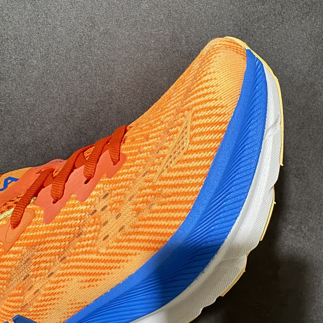 HOKA W CLIFTON PRO 轻量低帮户外越野跑鞋 户外山脉越野轻量运动跑鞋 鞋面用轻的无缝架构 鞋带用了弹性不