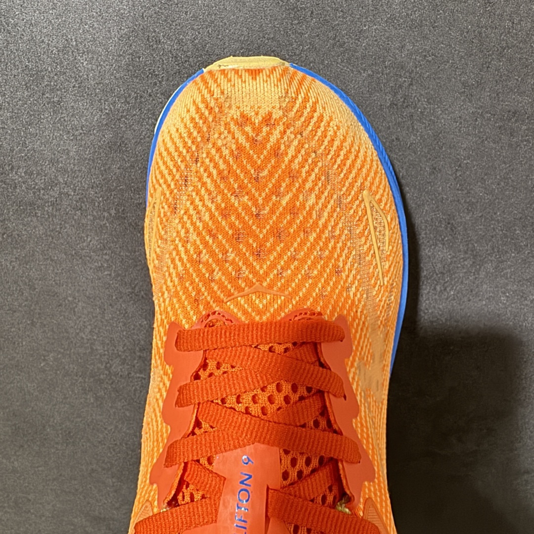 HOKA W CLIFTON PRO 轻量低帮户外越野跑鞋 户外山脉越野轻量运动跑鞋 鞋面用轻的无缝架构 鞋带用了弹性不
