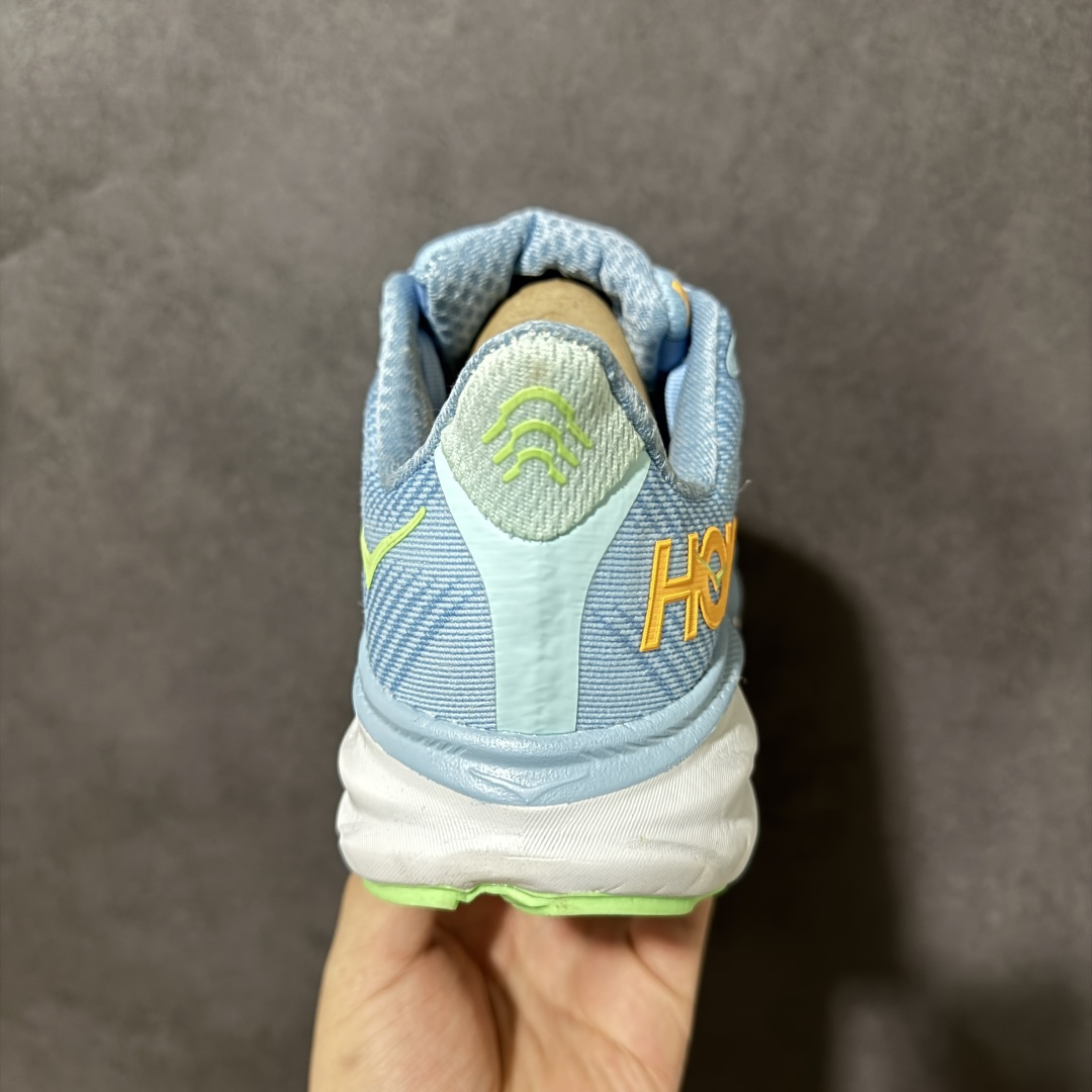 HOKA W CLIFTON PRO 轻量低帮户外越野跑鞋 户外山脉越野轻量运动跑鞋 鞋面用轻的无缝架构 鞋带用了弹性不