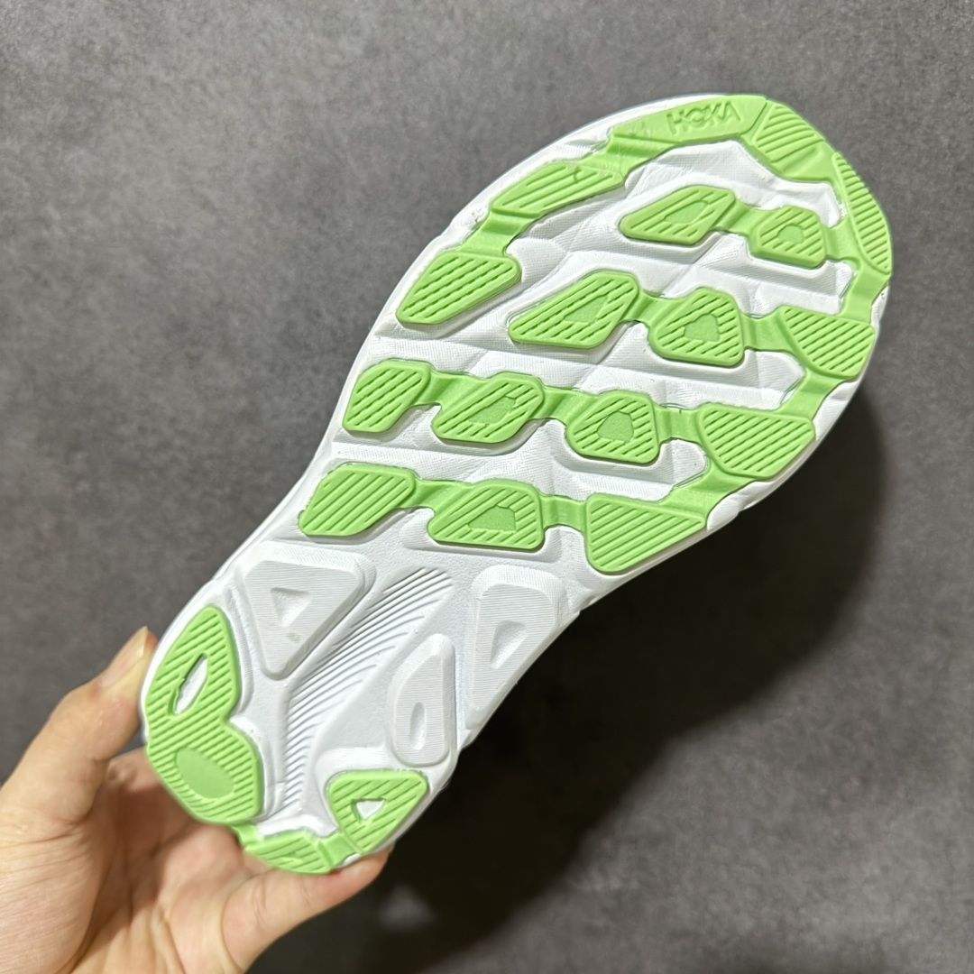 HOKA W CLIFTON PRO 轻量低帮户外越野跑鞋 户外山脉越野轻量运动跑鞋 鞋面用轻的无缝架构 鞋带用了弹性不