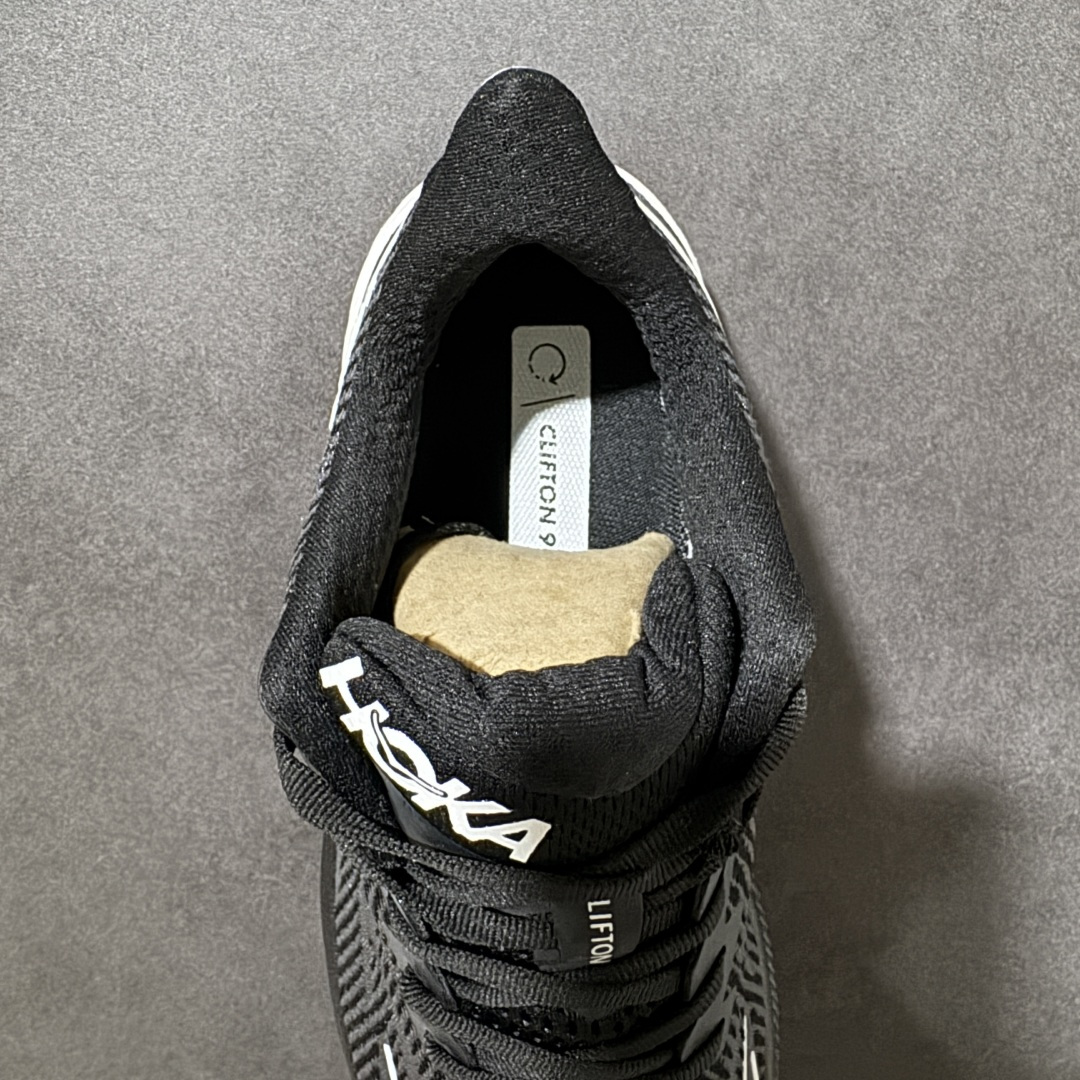 HOKA W CLIFTON PRO 轻量低帮户外越野跑鞋 户外山脉越野轻量运动跑鞋 鞋面用轻的无缝架构 鞋带用了弹性不