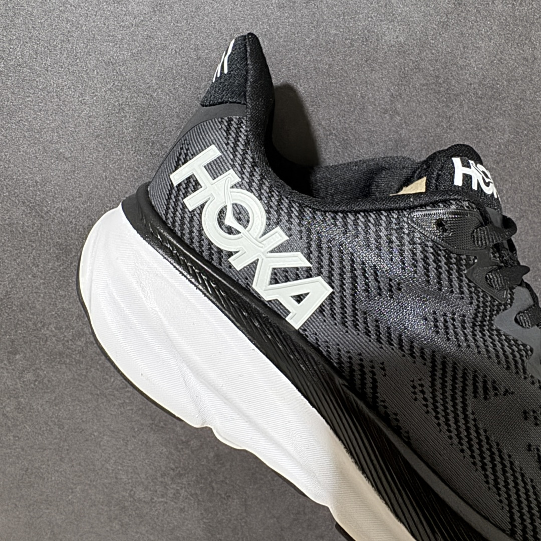 HOKA W CLIFTON PRO 轻量低帮户外越野跑鞋 户外山脉越野轻量运动跑鞋 鞋面用轻的无缝架构 鞋带用了弹性不