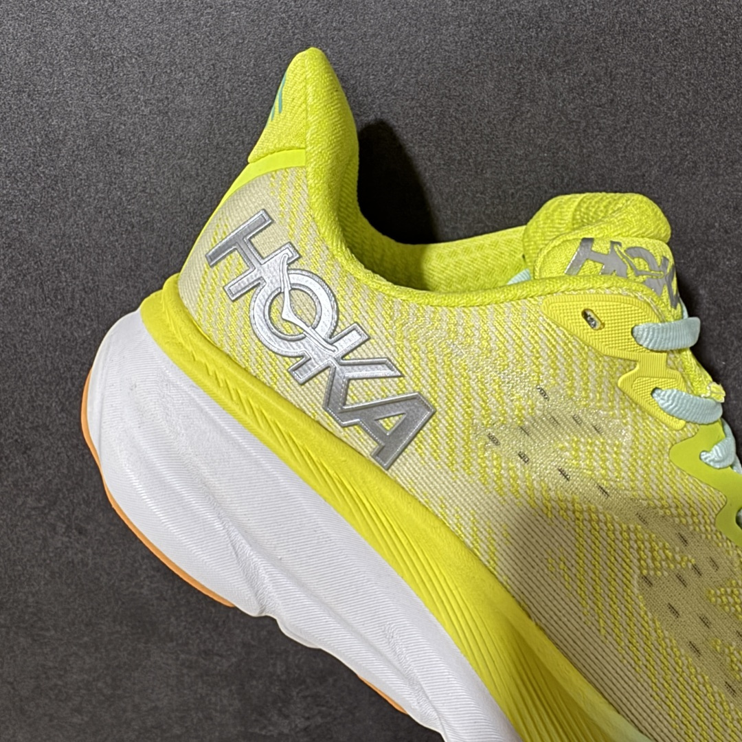 HOKA W CLIFTON PRO 轻量低帮户外越野跑鞋 户外山脉越野轻量运动跑鞋 鞋面用轻的无缝架构 鞋带用了弹性不