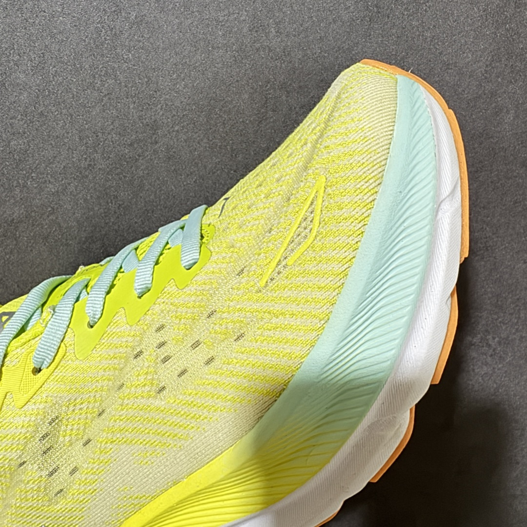 HOKA W CLIFTON PRO 轻量低帮户外越野跑鞋 户外山脉越野轻量运动跑鞋 鞋面用轻的无缝架构 鞋带用了弹性不