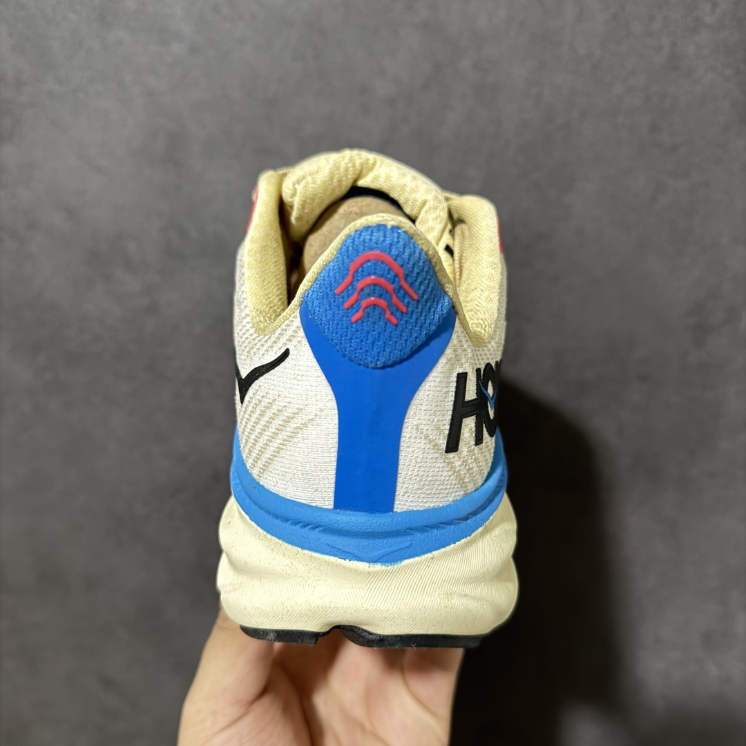 HOKA W CLIFTON PRO 轻量低帮户外越野跑鞋 户外山脉越野轻量运动跑鞋 鞋面用轻的无缝架构 鞋带用了弹性不