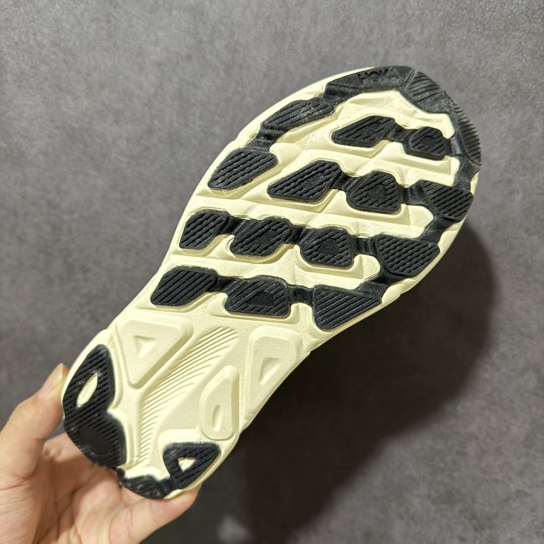 HOKA W CLIFTON PRO 轻量低帮户外越野跑鞋 户外山脉越野轻量运动跑鞋 鞋面用轻的无缝架构 鞋带用了弹性不