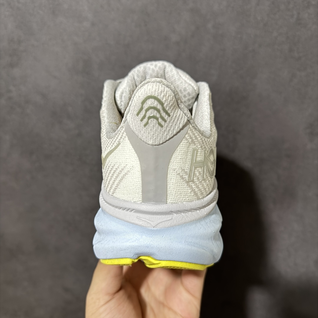 HOKA W CLIFTON PRO 轻量低帮户外越野跑鞋 户外山脉越野轻量运动跑鞋 鞋面用轻的无缝架构 鞋带用了弹性不