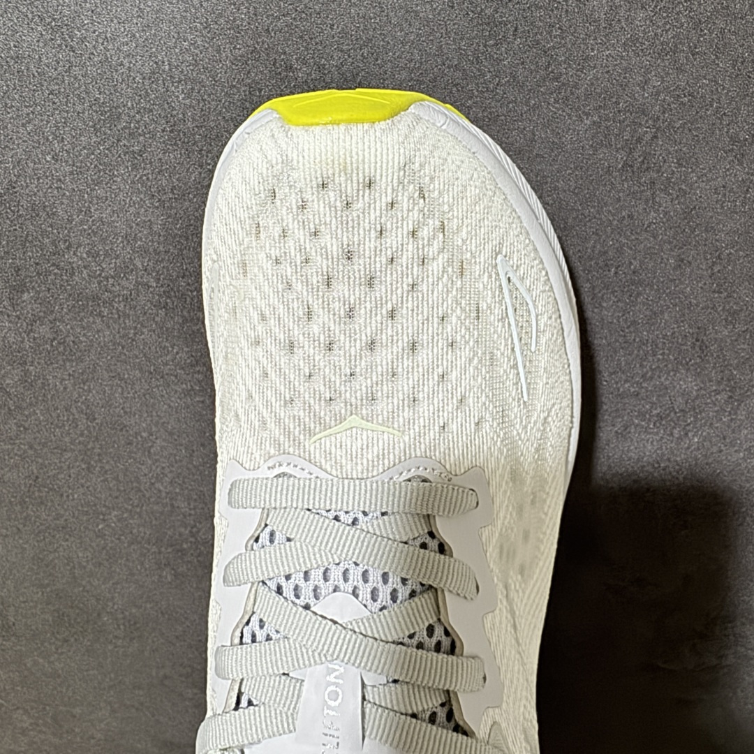HOKA W CLIFTON PRO 轻量低帮户外越野跑鞋 户外山脉越野轻量运动跑鞋 鞋面用轻的无缝架构 鞋带用了弹性不