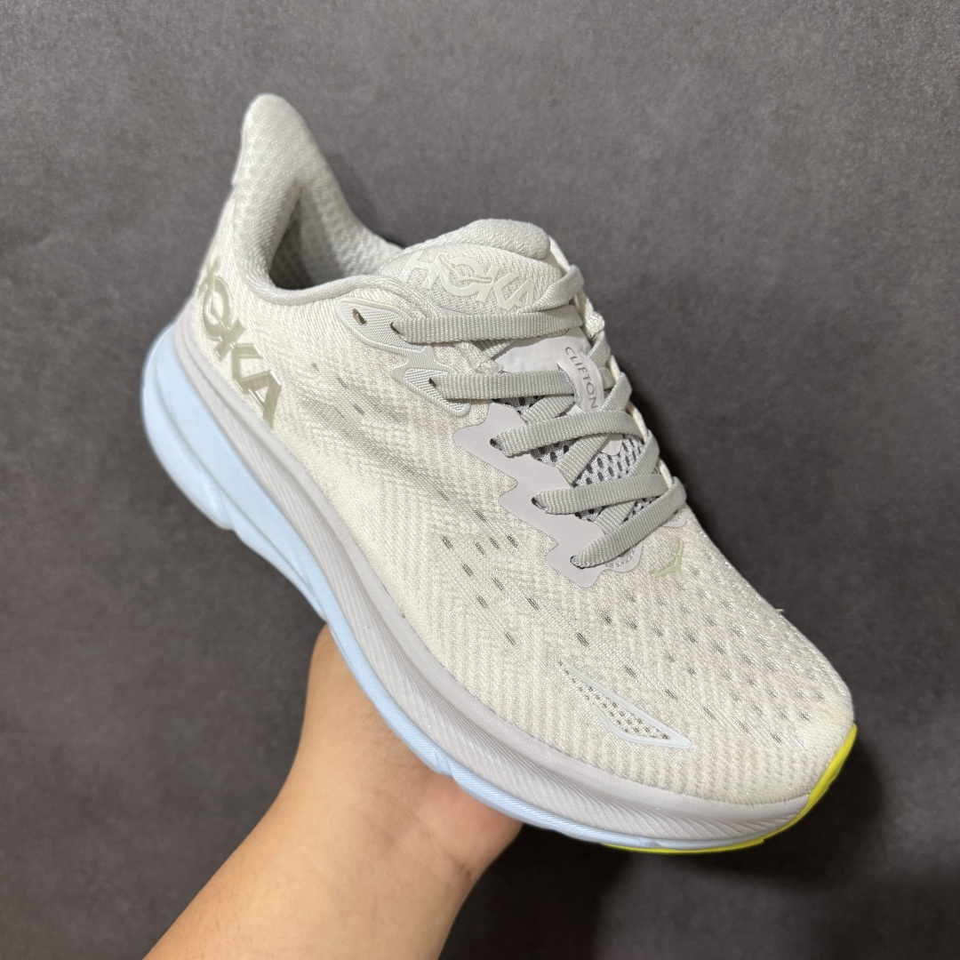 HOKA W CLIFTON PRO 轻量低帮户外越野跑鞋 户外山脉越野轻量运动跑鞋 鞋面用轻的无缝架构 鞋带用了弹性不