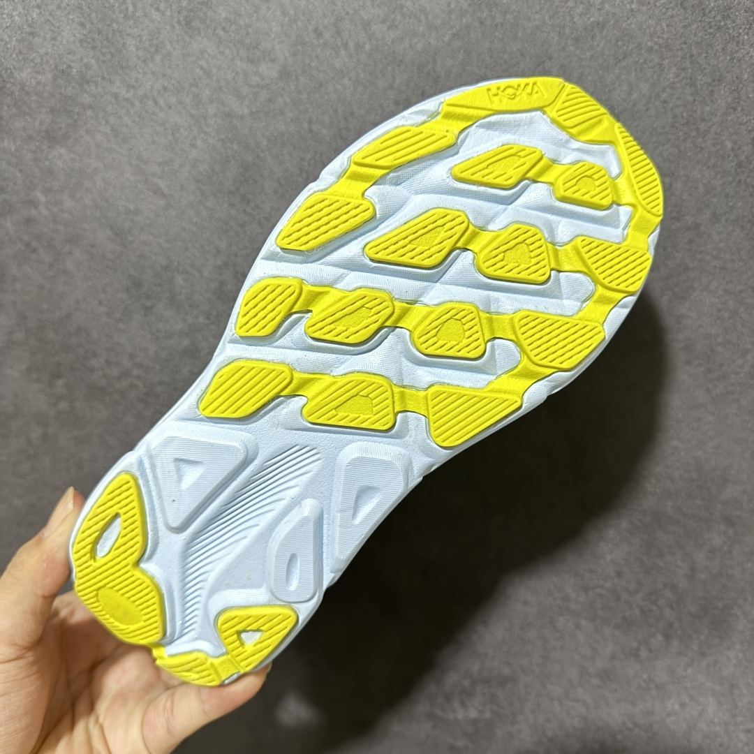 HOKA W CLIFTON PRO 轻量低帮户外越野跑鞋 户外山脉越野轻量运动跑鞋 鞋面用轻的无缝架构 鞋带用了弹性不