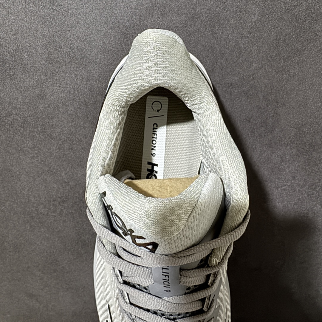 HOKA W CLIFTON PRO 轻量低帮户外越野跑鞋 户外山脉越野轻量运动跑鞋 鞋面用轻的无缝架构 鞋带用了弹性不