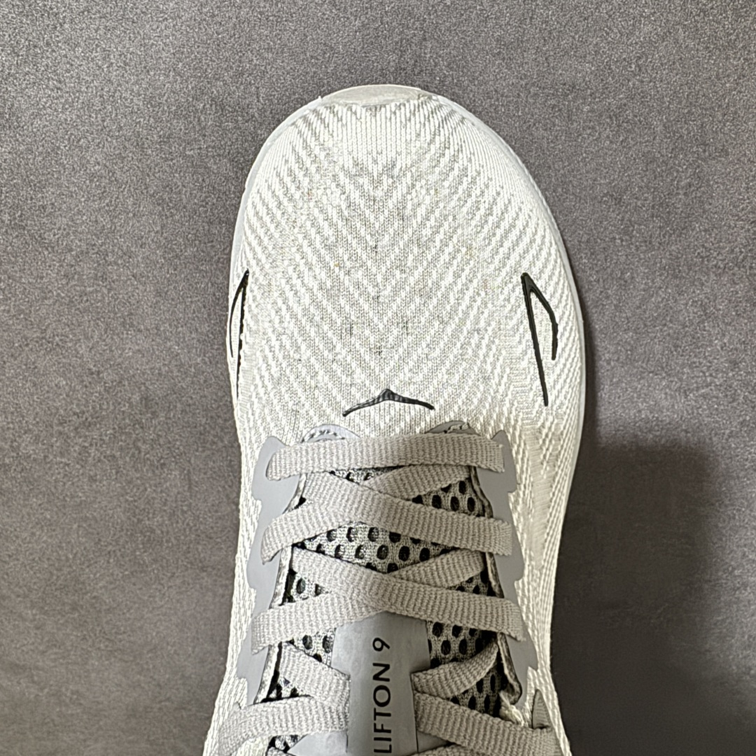 HOKA W CLIFTON PRO 轻量低帮户外越野跑鞋 户外山脉越野轻量运动跑鞋 鞋面用轻的无缝架构 鞋带用了弹性不