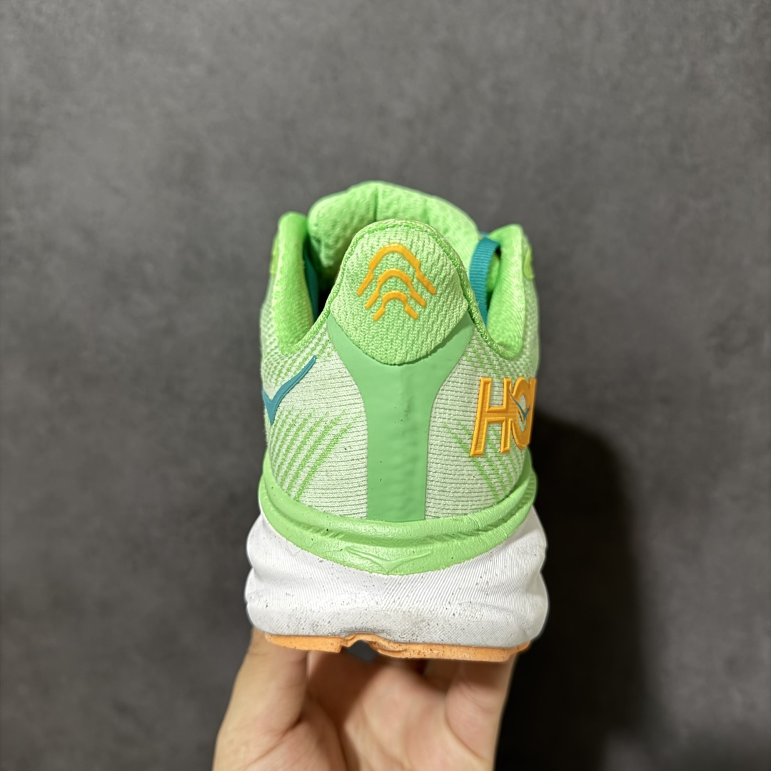 HOKA W CLIFTON PRO 轻量低帮户外越野跑鞋 户外山脉越野轻量运动跑鞋 鞋面用轻的无缝架构 鞋带用了弹性不
