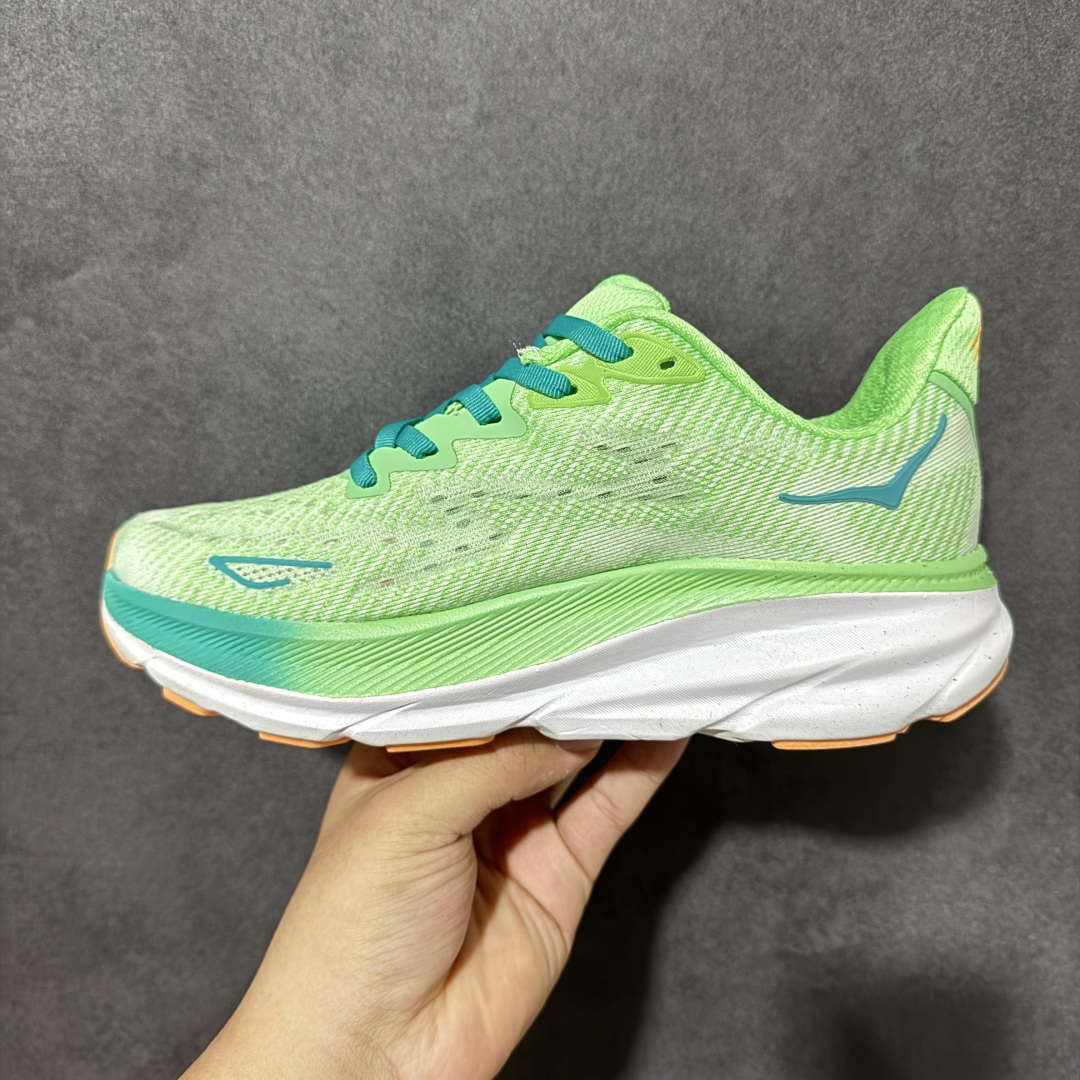 HOKA W CLIFTON PRO 轻量低帮户外越野跑鞋 户外山脉越野轻量运动跑鞋 鞋面用轻的无缝架构 鞋带用了弹性不